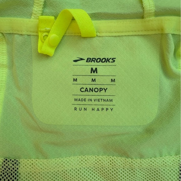 Brooks Running Women’s Canopy Packable Jacket Lightweight Wind Water Resistant M - Picture 3 of 8
